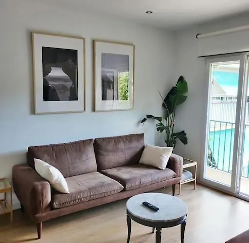 Apartamento Moderno Con Oficina Y Balcon