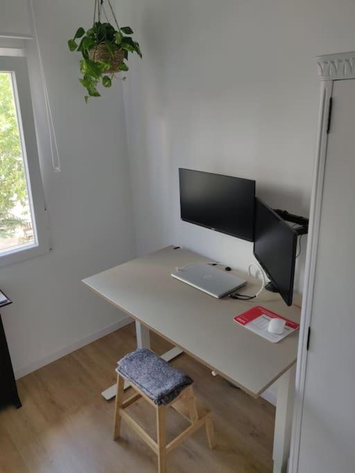 Moderno Con Oficina Y Balcon Appartement Madrid